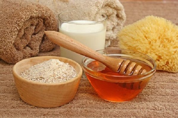  Ingredients for the preparation of honey masks