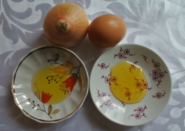  honey and onions, a mask to strengthen hair
