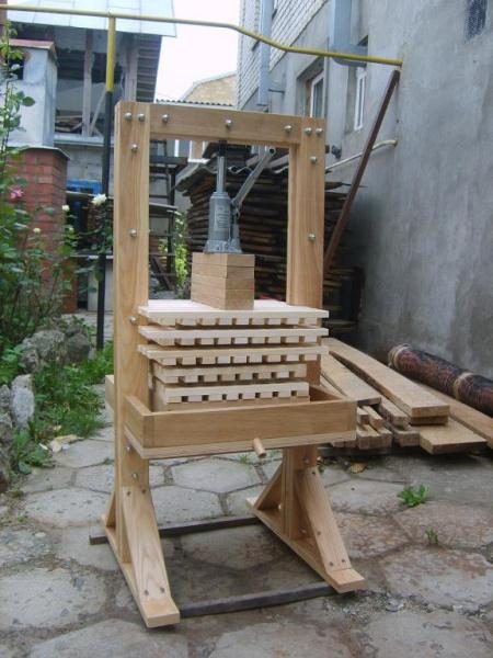  Pressa di mele in legno fatta in casa