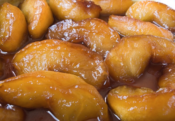  How to caramelize apples: ways and recipes