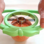  Plastic vegetable cutter for 8 cloves