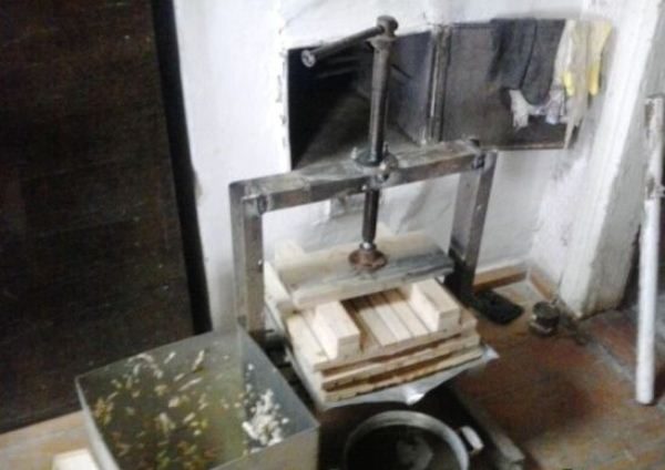  Pressa per telaio a vite fatta in casa