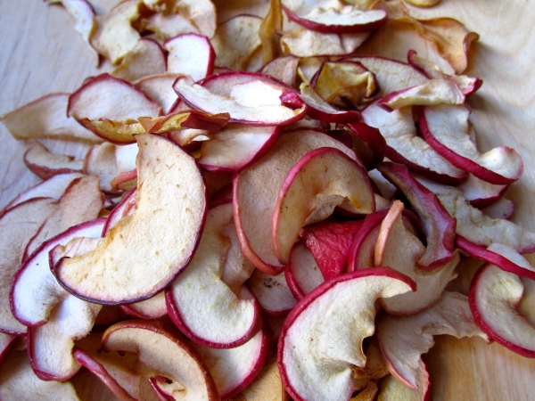  Properly dried apples are an indispensable source of vitamins in the winter