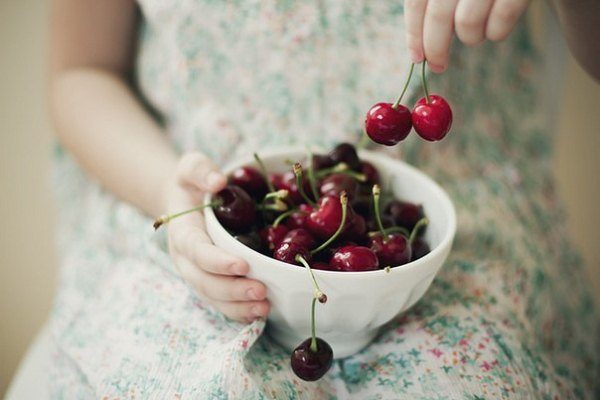  Cherry contains large amounts of iron.