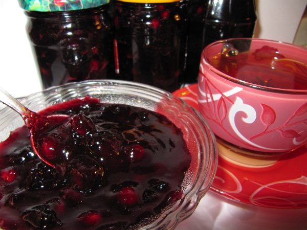  Marmellata di prugne selvatiche