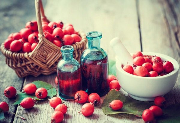  La tintura di biancospino ha un effetto sedativo, elimina gli spasmi, influenza positivamente il cuore