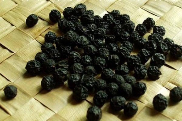  Anche i frutti di ciliegia rossa in forma essiccata sono ampiamente utilizzati.