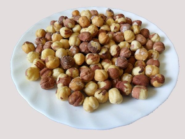  Nueces peladas en bandeja, listas para comer