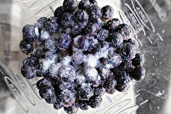  Blueberries with sugar