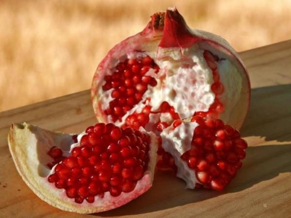  When breastfeeding, fruits help improve immunity, maintain hemoglobin levels, but they should be consumed moderately.