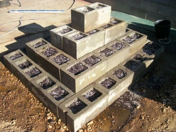  Strawberry Stone Bed