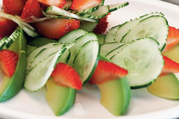  You can make salads and drinks from strawberries