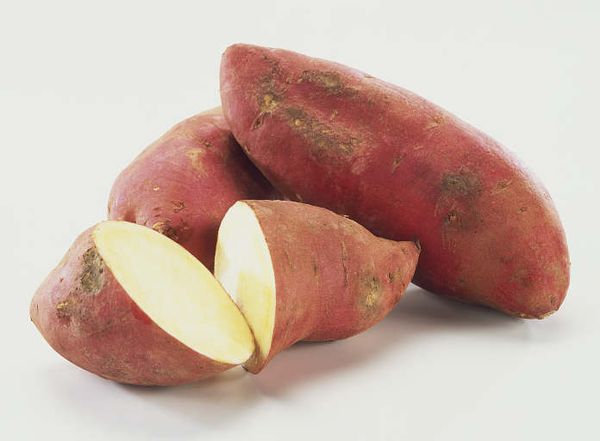  Tuburile de cartofi dulci sunt bogate în vitamine și oligoelemente sănătoase.