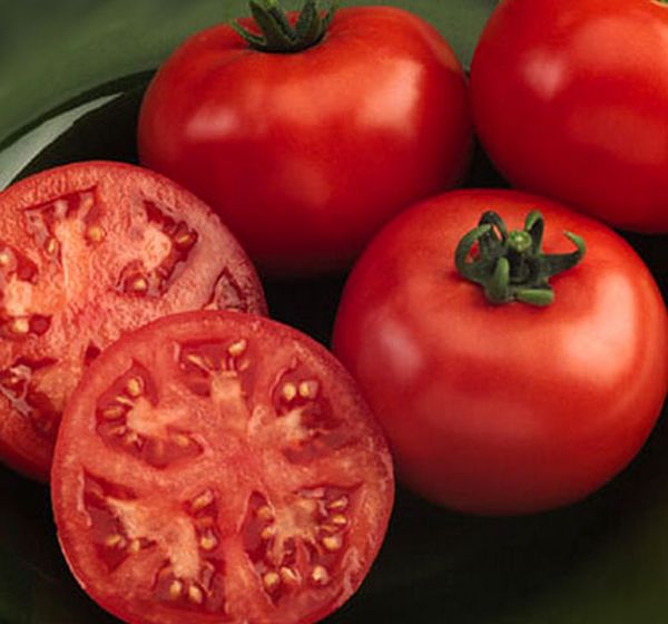  Para preservar as propriedades benéficas do tomate, é melhor usar depois de rasgar.