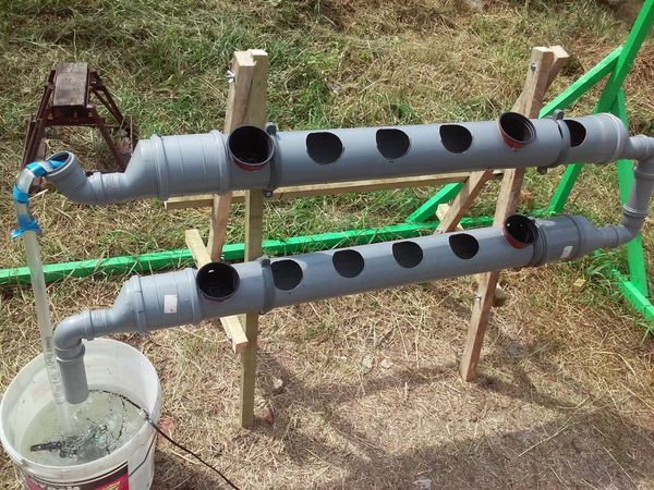  Design finito con tappi e pompa di circolazione per l'alimentazione del fluido