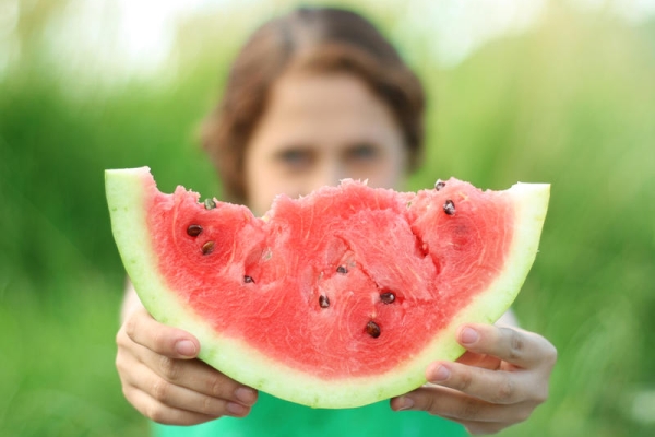  Watermelon can be eaten in diseases of the kidneys, intestines, cardiovascular system and anemia