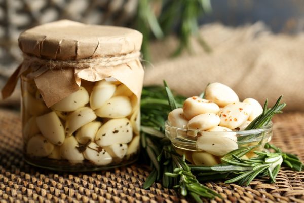  Garlic marinated in the winter in a jar