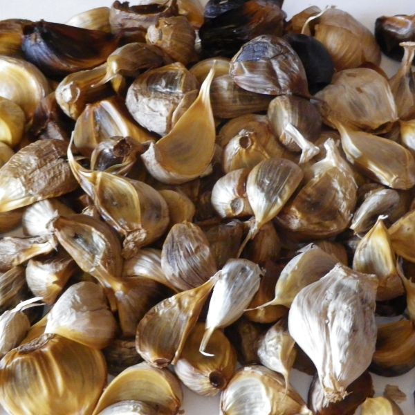  Eating black garlic promotes rapid cell regeneration.