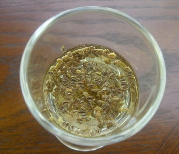  To pepper seeds are saturated with moisture, it is recommended to germinate them in water