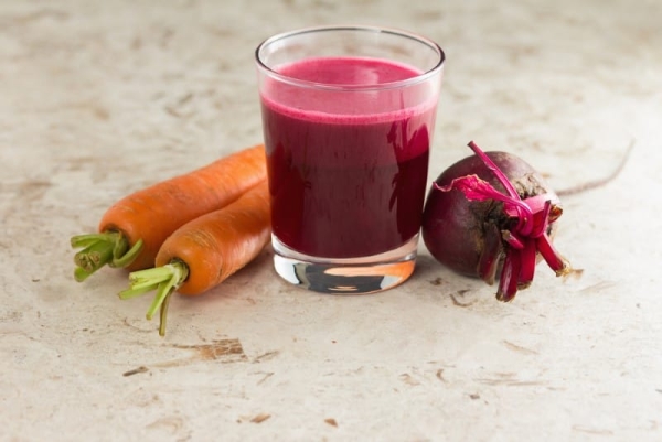  O suco de cenoura é usado em muitas receitas da medicina tradicional.