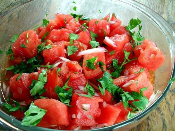  Variedades de tomates Budenovka ótimo para fazer saladas