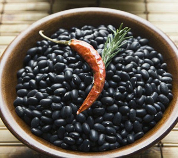  Fasolea neagră contribuie la producerea acidului butiric în intestin.