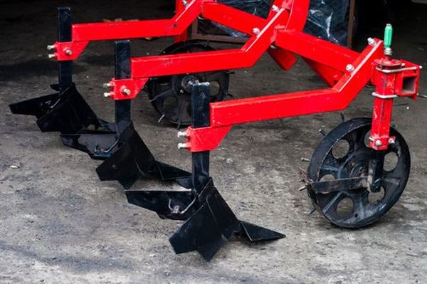 Okuchnik pentru tractorul T-25
