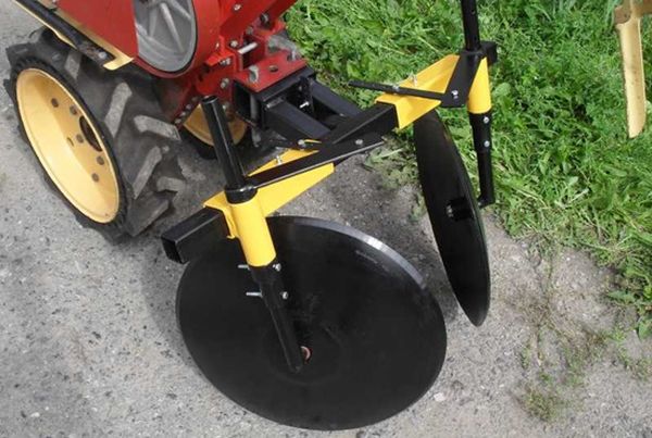  Okuchnik pe motorul blocului