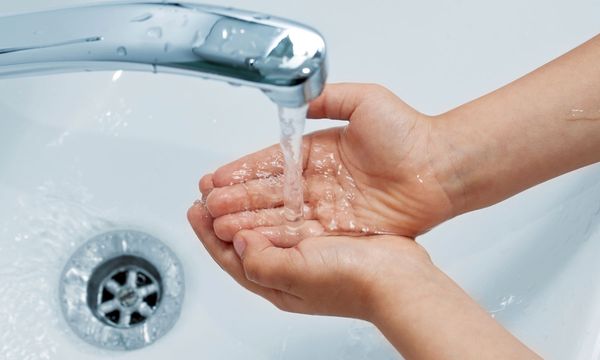  Dacă obțineți bani pe corp - asigurați-vă că ați clătit acest loc cu apă