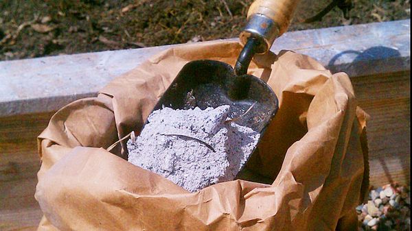  La ceniza de madera ayuda en la lucha contra el tabaco mozayka.