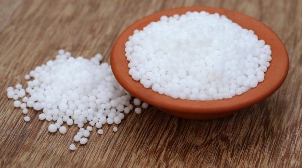 urea
