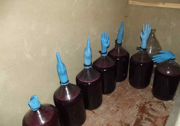  El jugo de uva será bueno para vagar en un lugar oscuro.