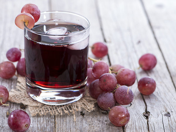  Pregnant women can eat not only berries, but also drink juice