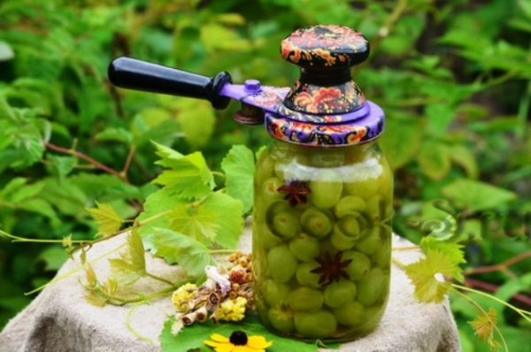  Spinning a jar of pickled grapes