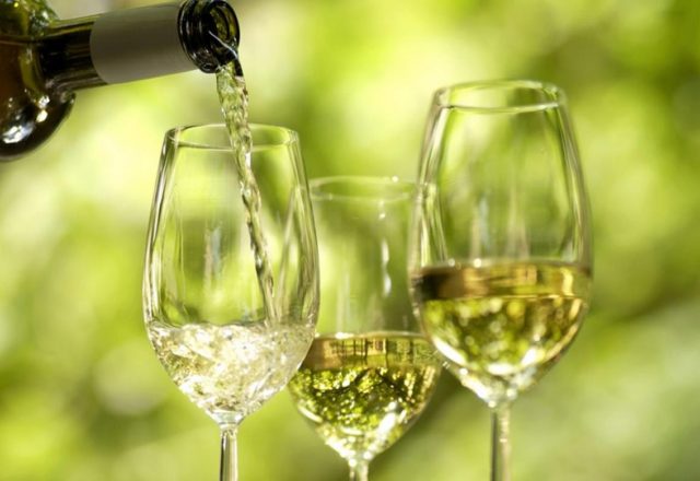  white grape wine at home